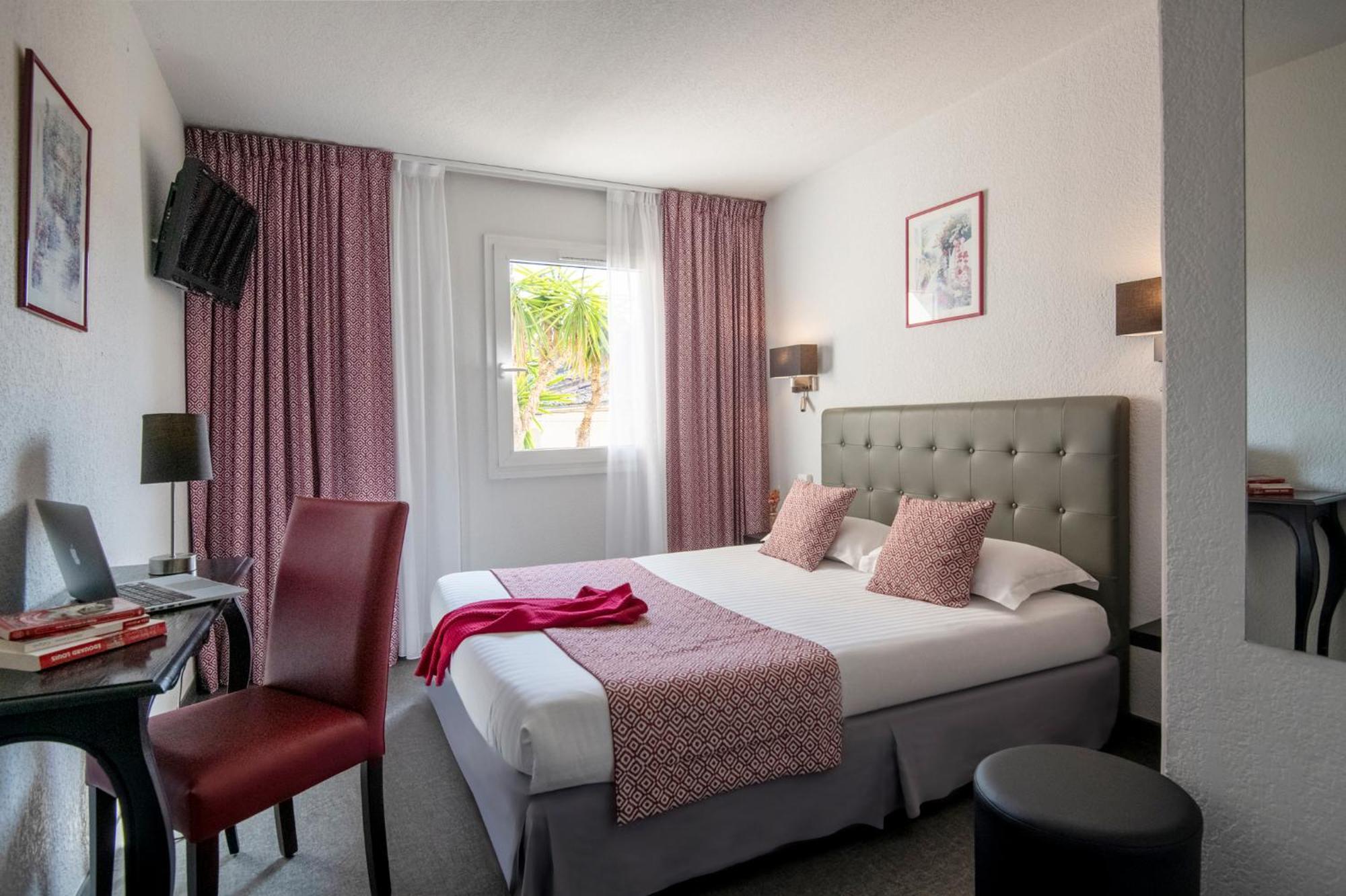 Du Forum Hotel 2*